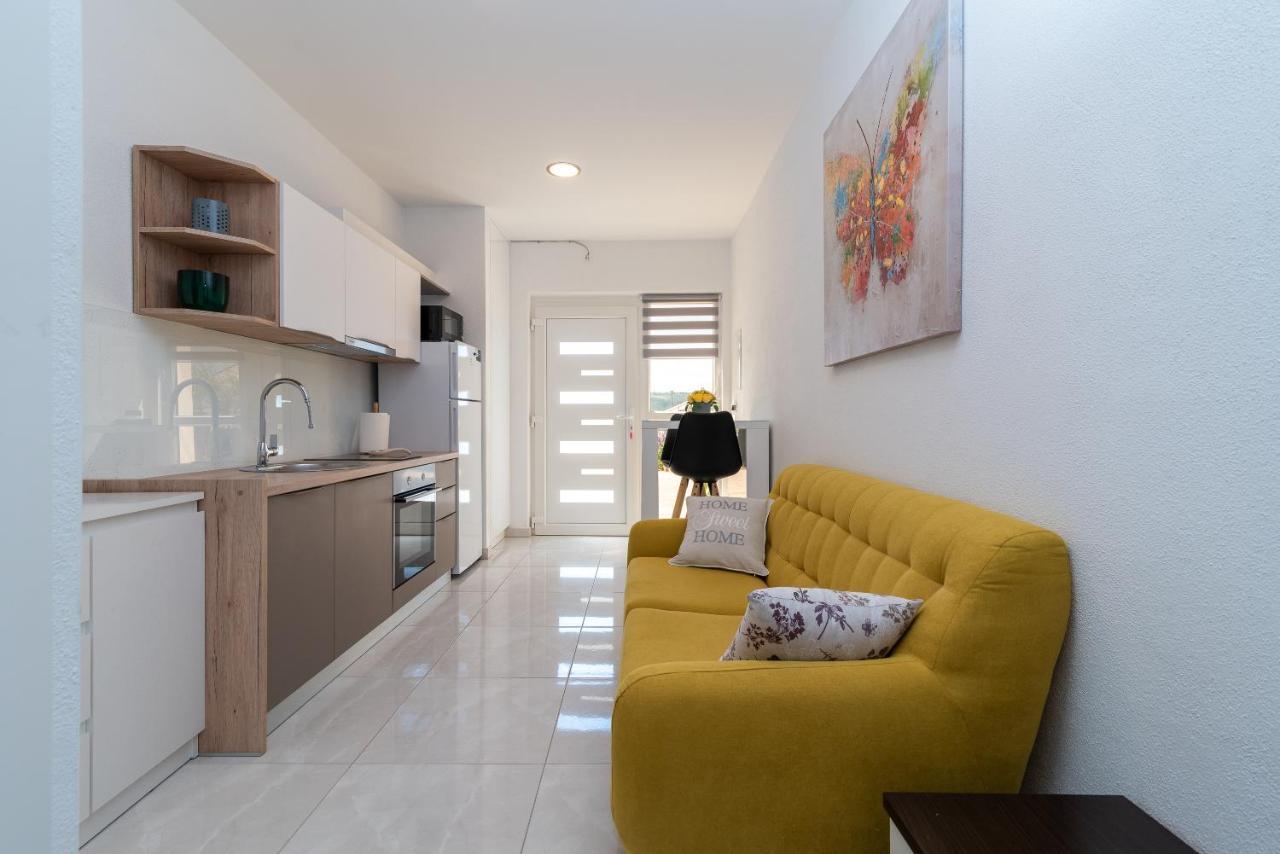 Apartment Leo 特罗吉尔 外观 照片